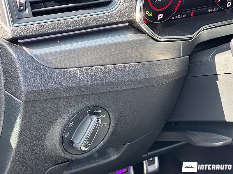 Skoda Superb 2019 — Миниатюра 13