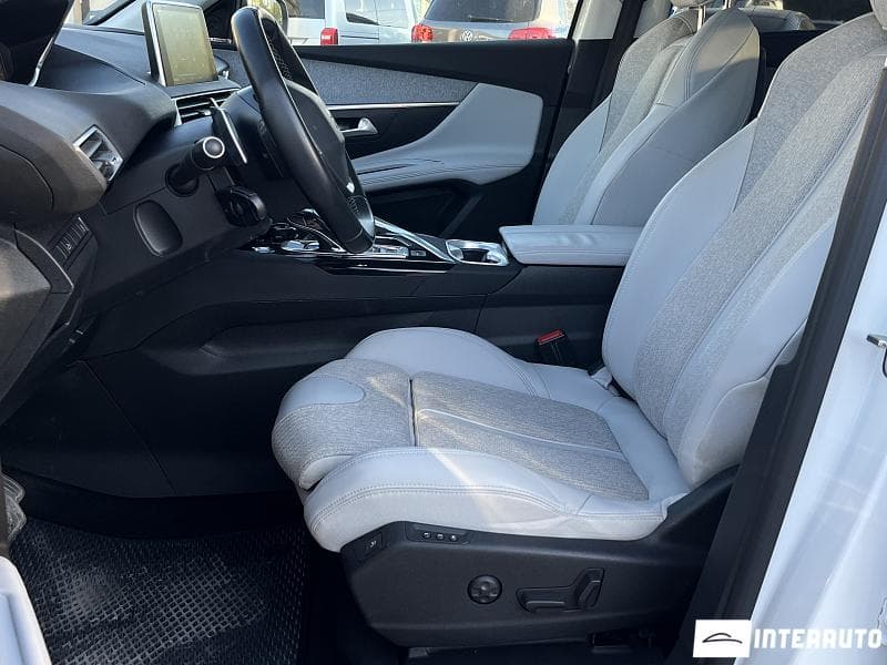 2020 Peugeot 5008 — Miniatură 7