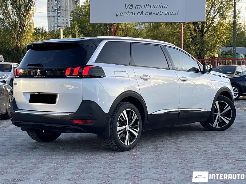 2020 Peugeot 5008 — Miniatură 2