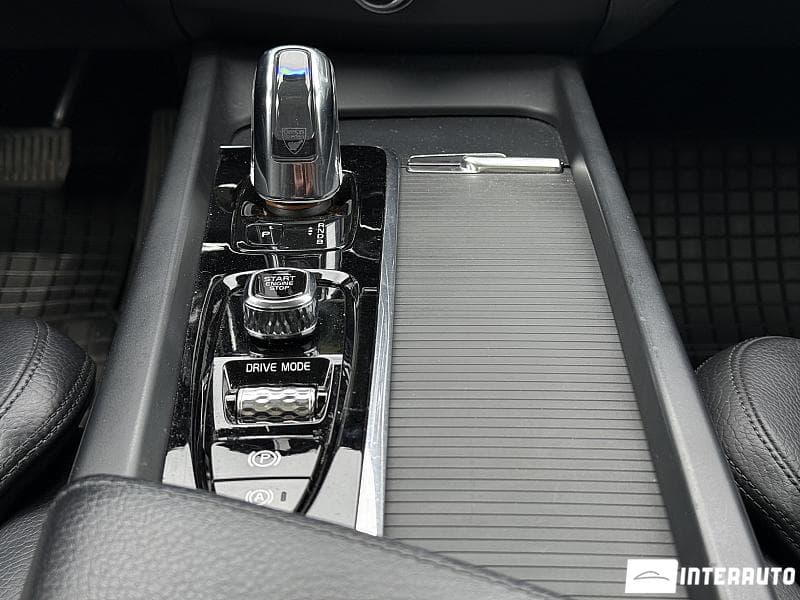 Volvo XC 60 2019 — Миниатюра 11
