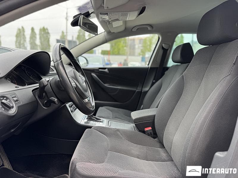 2010 Volkswagen Passat — Miniatură 7