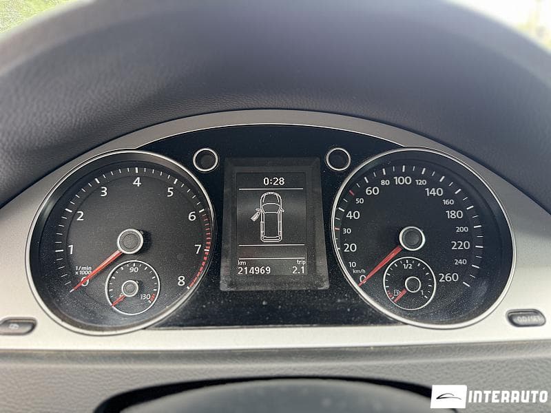2010 Volkswagen Passat — Miniatură 11