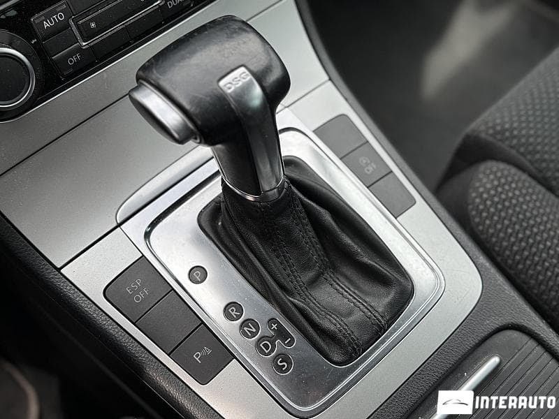 2010 Volkswagen Passat — Miniatură 14