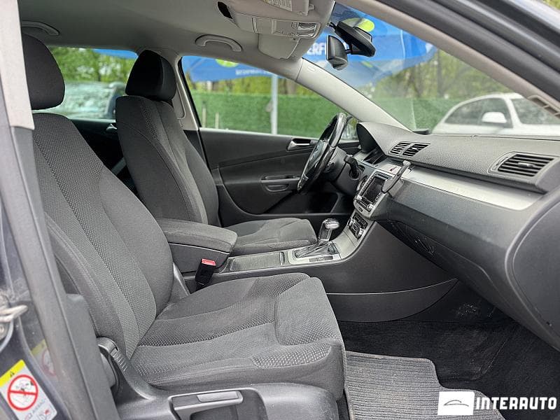 2010 Volkswagen Passat — Miniatură 18