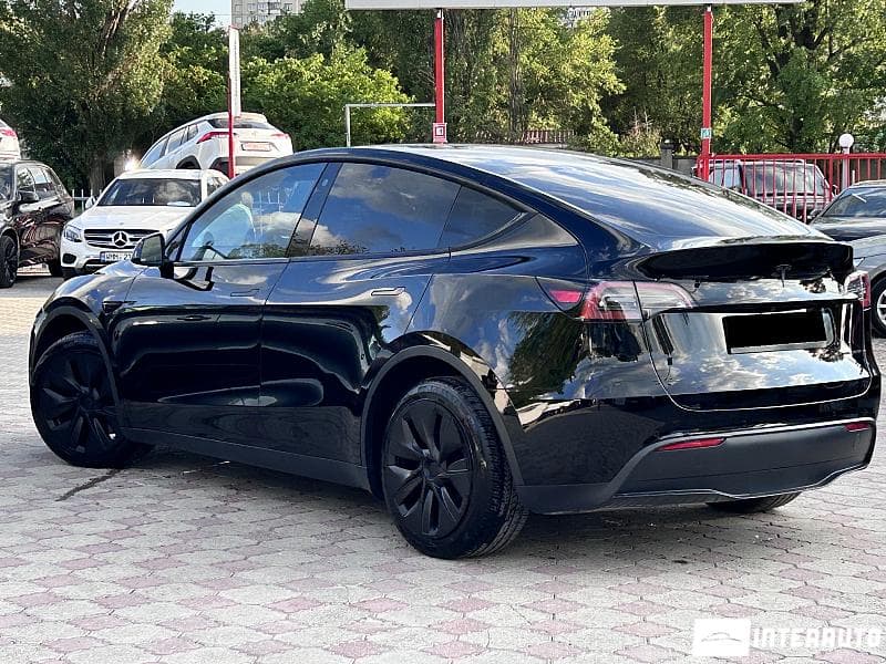 2021 Tesla Model Y — Miniatură 3