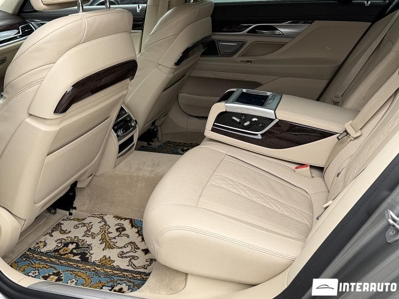 2020 BMW 745e — Miniatură 21