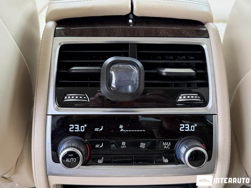 2020 BMW 745e — Miniatură 22