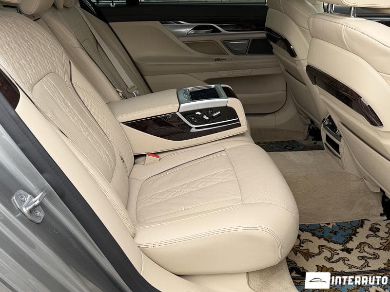 2020 BMW 745e — Miniatură 23