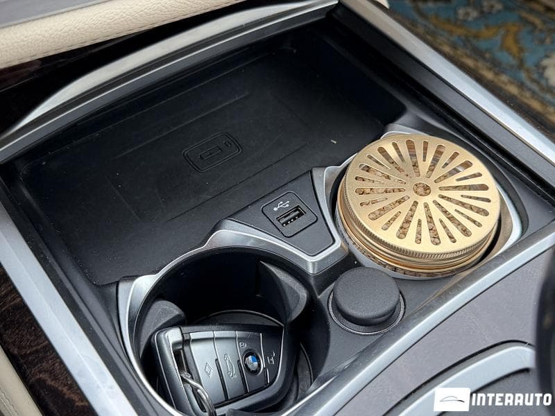 2020 BMW 745e — Miniatură 18