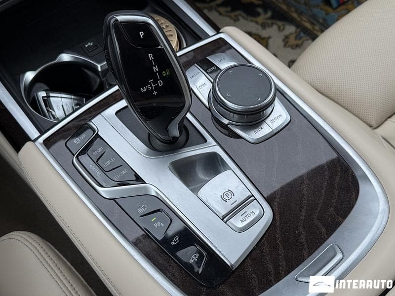 2020 BMW 745e — Miniatură 17