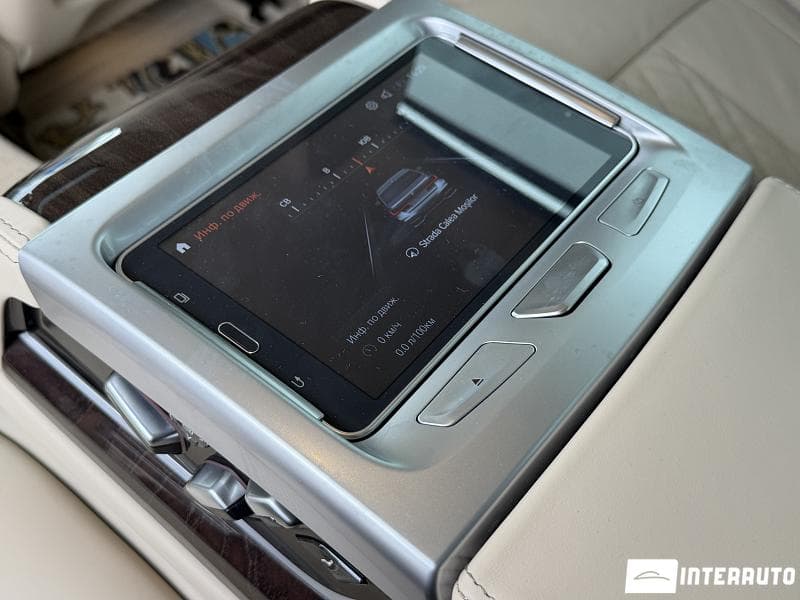 2020 BMW 745e — Miniatură 24