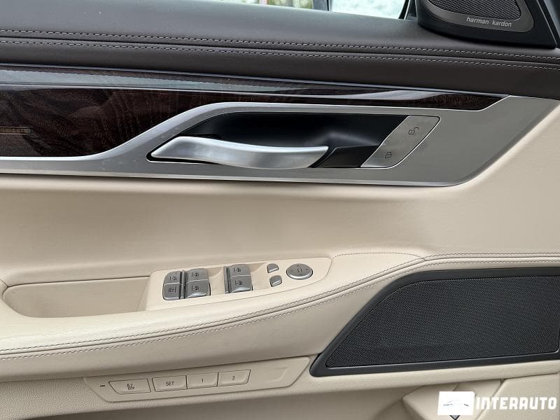 2020 BMW 745e — Miniatură 8