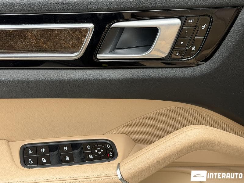 2019 Porsche Cayenne — Miniatură 8
