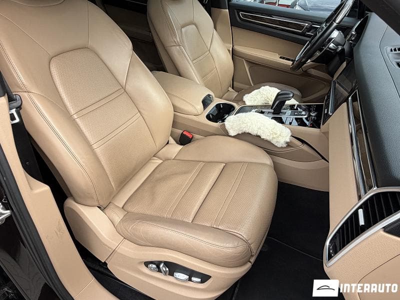 2019 Porsche Cayenne — Miniatură 18