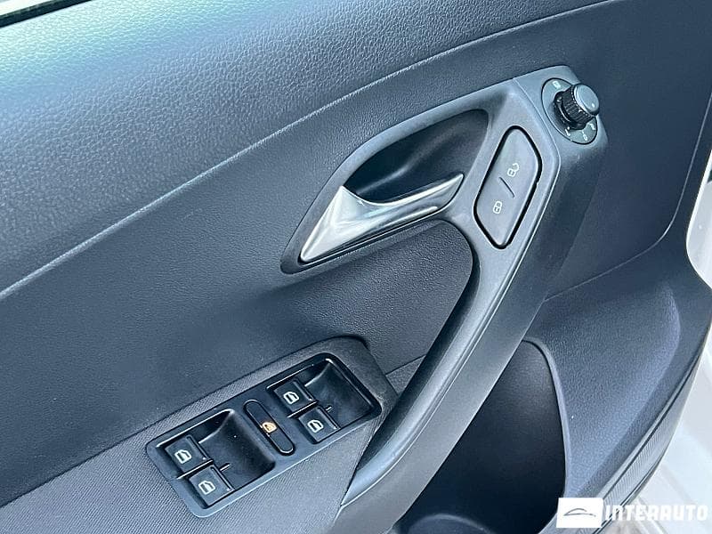 2012 Volkswagen Polo — Miniatură 12