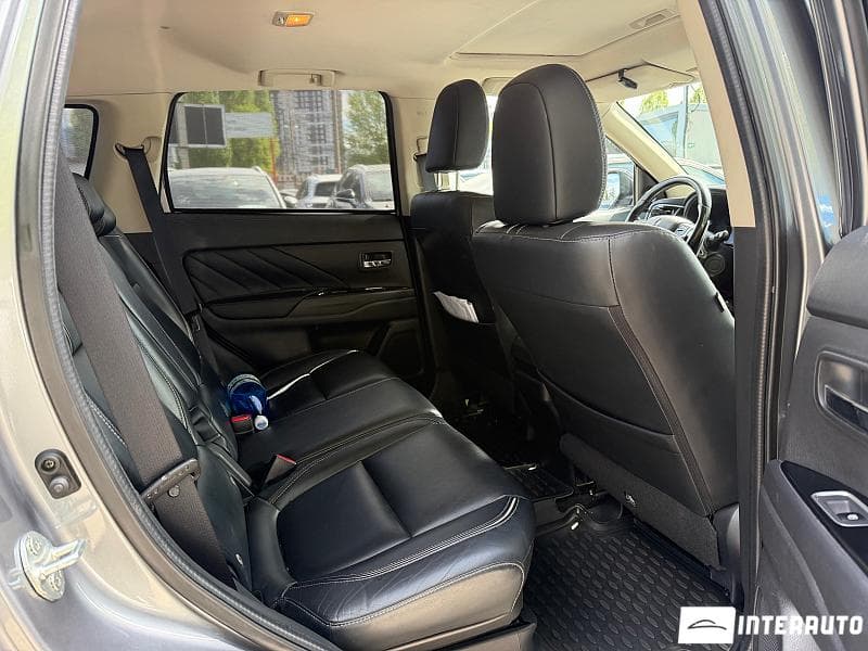 2015 Mitsubishi Outlander — Miniatură 18