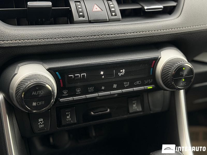 Toyota Rav-4 2019 — Миниатюра 12