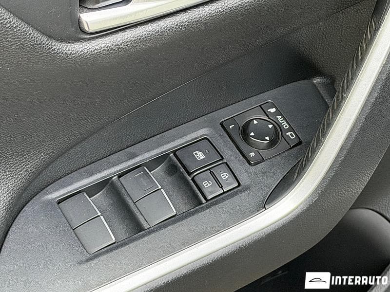 Toyota Rav-4 2019 — Миниатюра 6