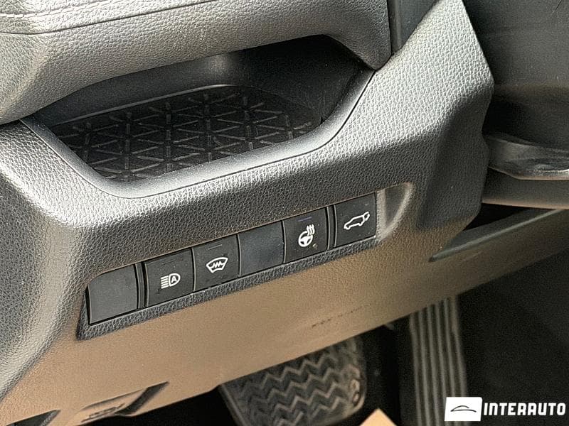 Toyota Rav-4 2019 — Миниатюра 7
