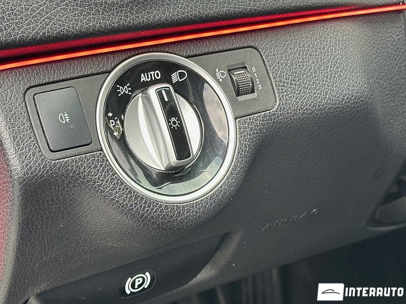 2011 Mercedes C 200 — Miniatură 14
