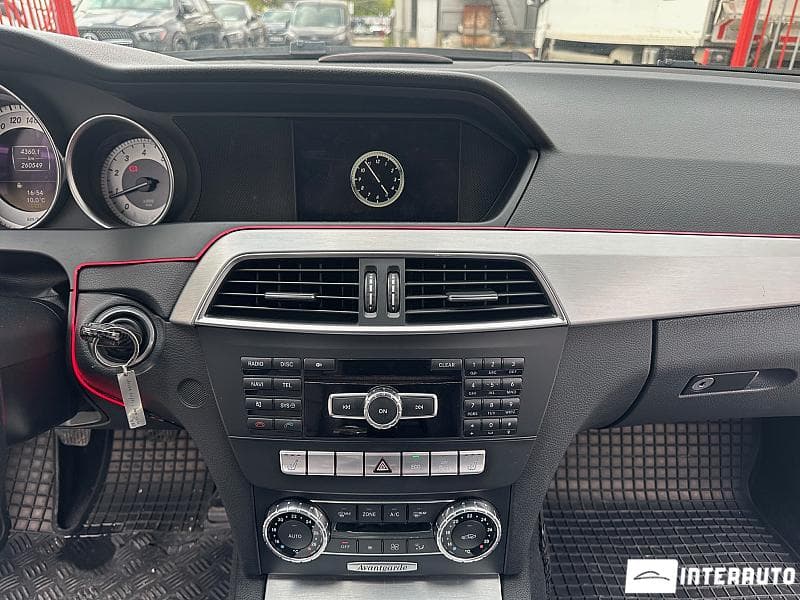 2011 Mercedes C 200 — Miniatură 10