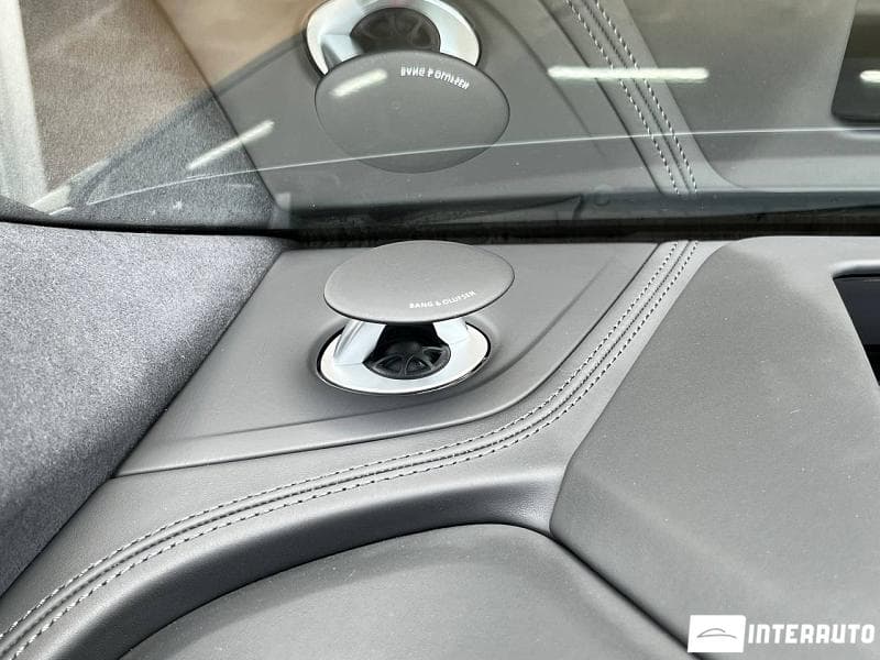 2024 Audi RSQ8 — Miniatură 18