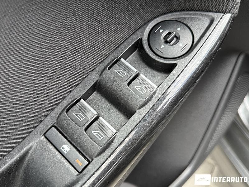 2015 Ford Focus — Miniatură 17