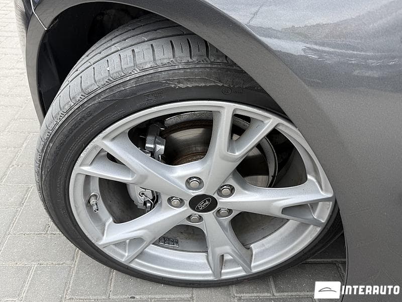 2015 Ford Focus — Miniatură 16