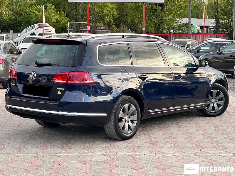 2011 Volkswagen Passat — Miniatură 2
