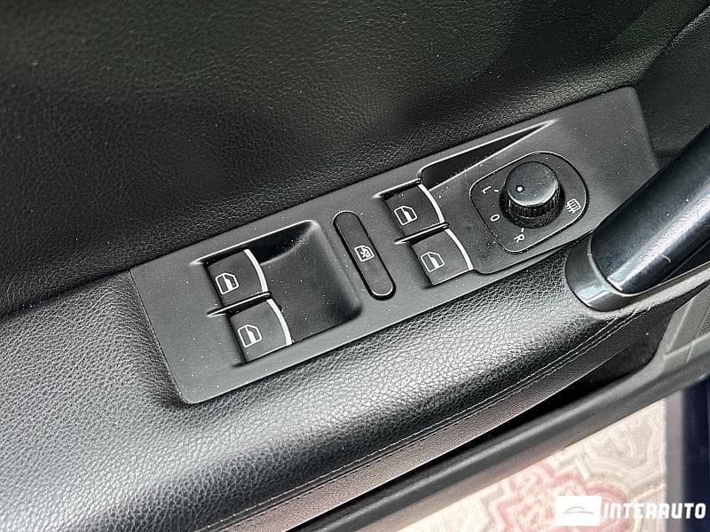 2011 Volkswagen Passat — Miniatură 6
