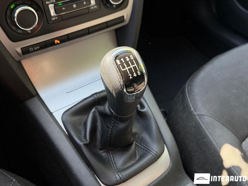 2012 Skoda Octavia — Miniatură 13