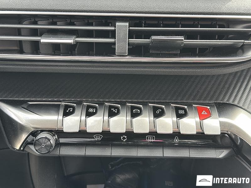 2020 Peugeot 3008 — Miniatură 10
