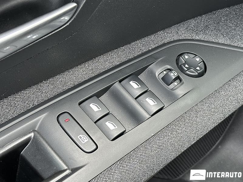 2020 Peugeot 3008 — Miniatură 16