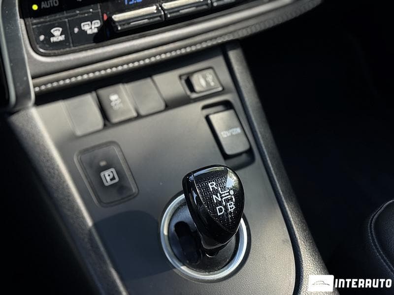 2015 Toyota Auris — Miniatură 12
