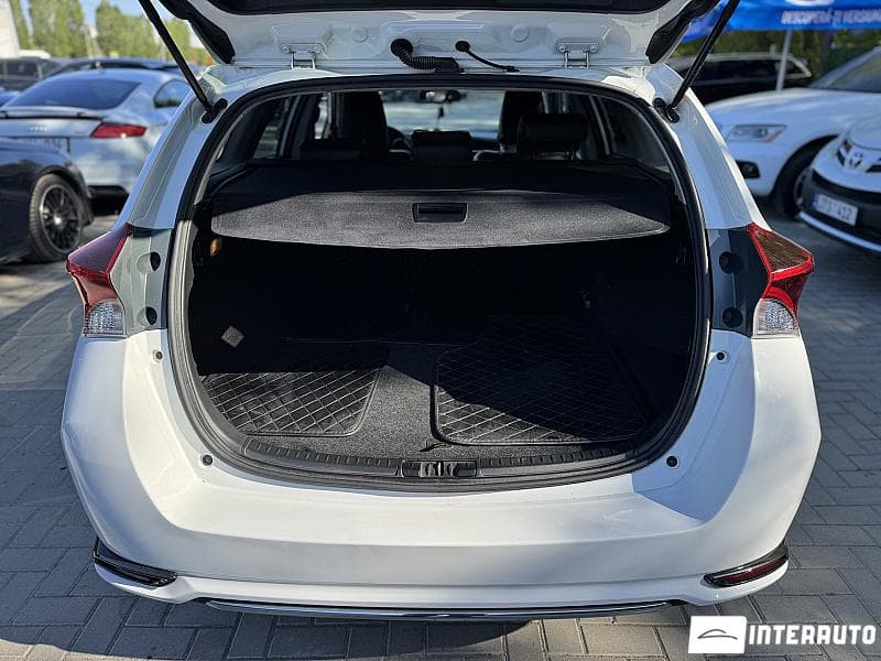 2015 Toyota Auris — Miniatură 5
