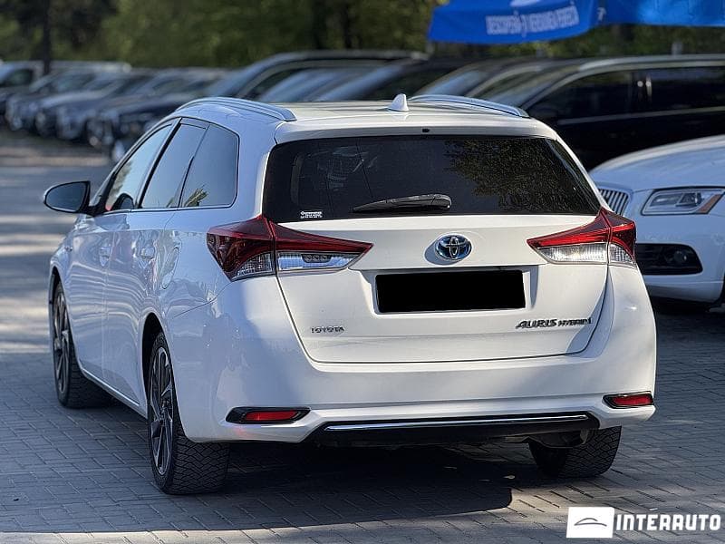 2015 Toyota Auris — Miniatură 2