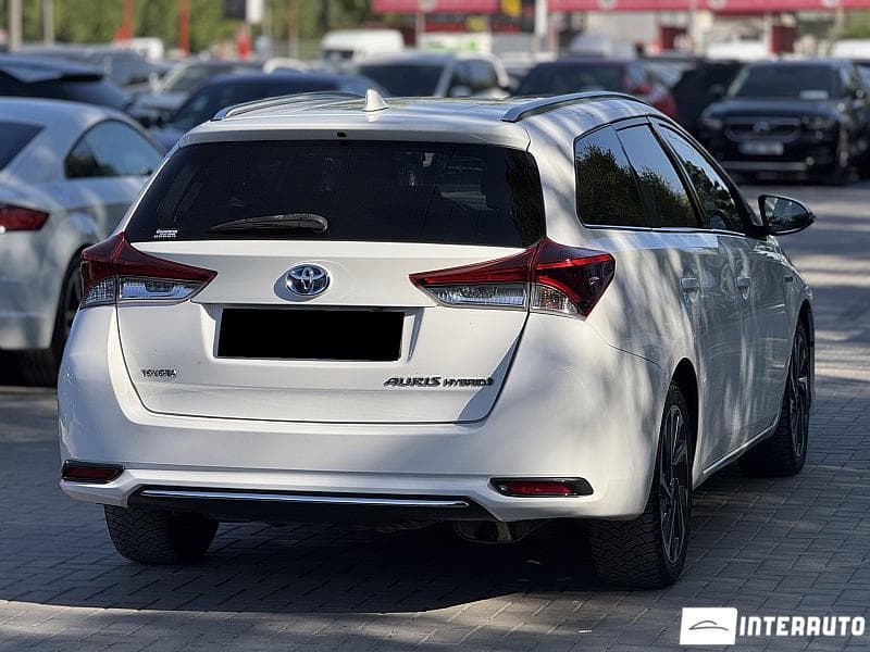2015 Toyota Auris — Miniatură 4