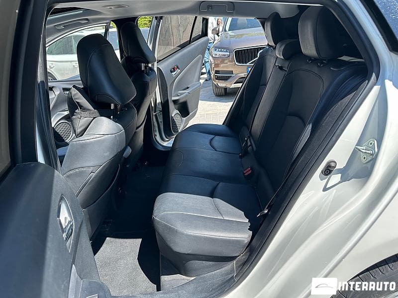 2018 Toyota Prius — Miniatură 6