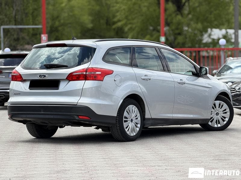 2017 Ford Focus — Miniatură 2