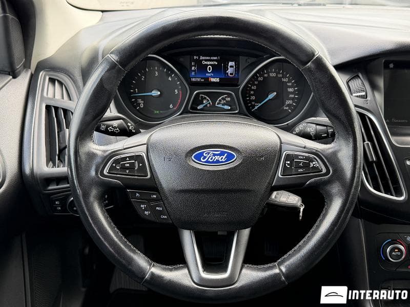 2017 Ford Focus — Miniatură 11