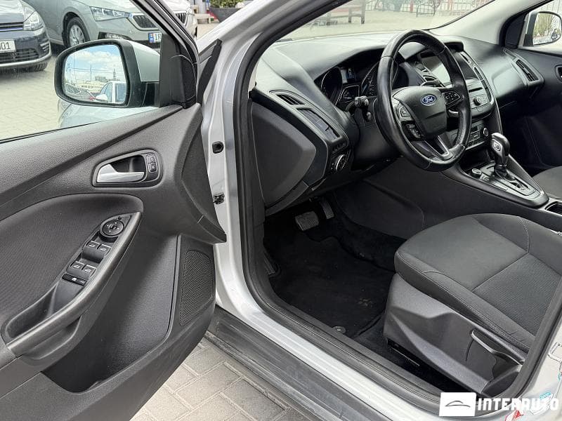 2017 Ford Focus — Miniatură 6
