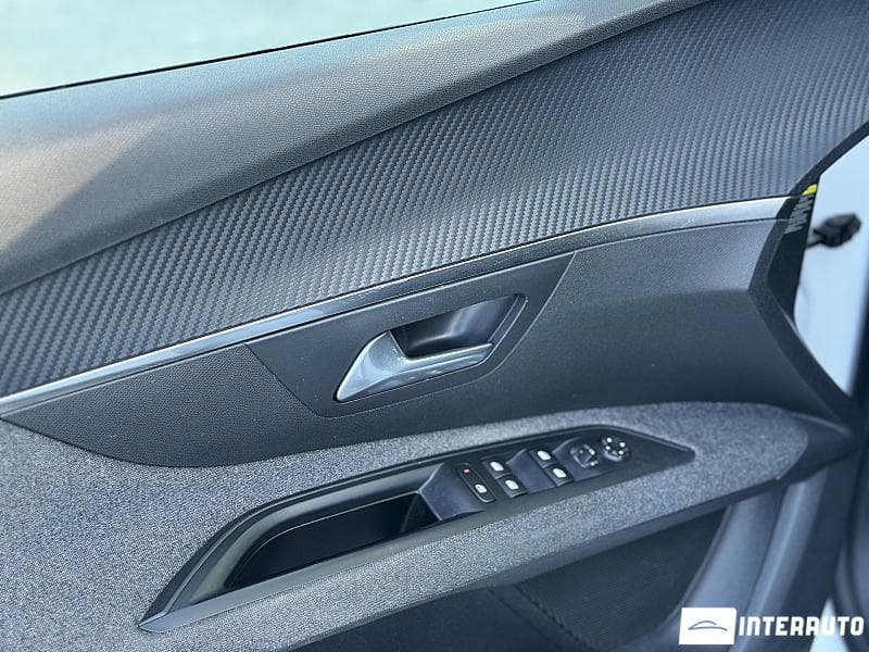 2019 Peugeot 5008 — Miniatură 6