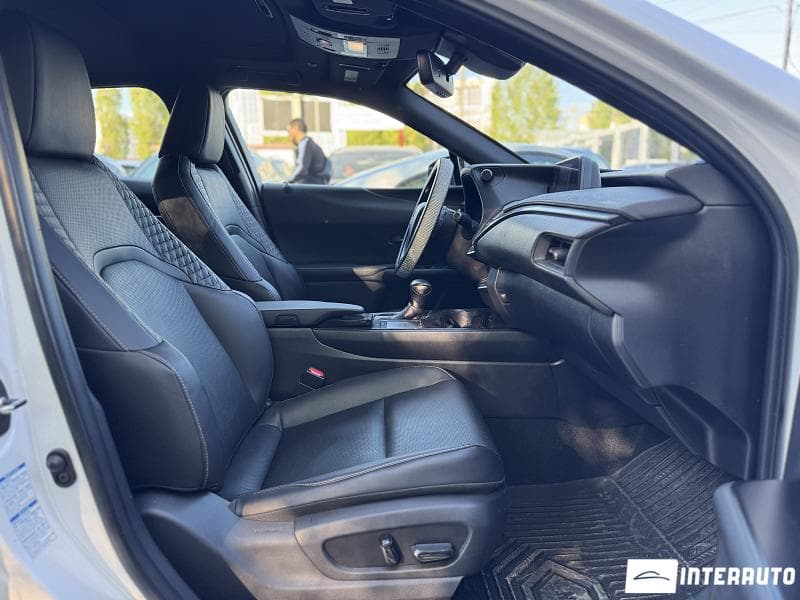 2020 Lexus UX 250h — Miniatură 16