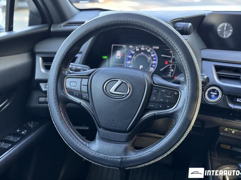 2020 Lexus UX 250h — Miniatură 9