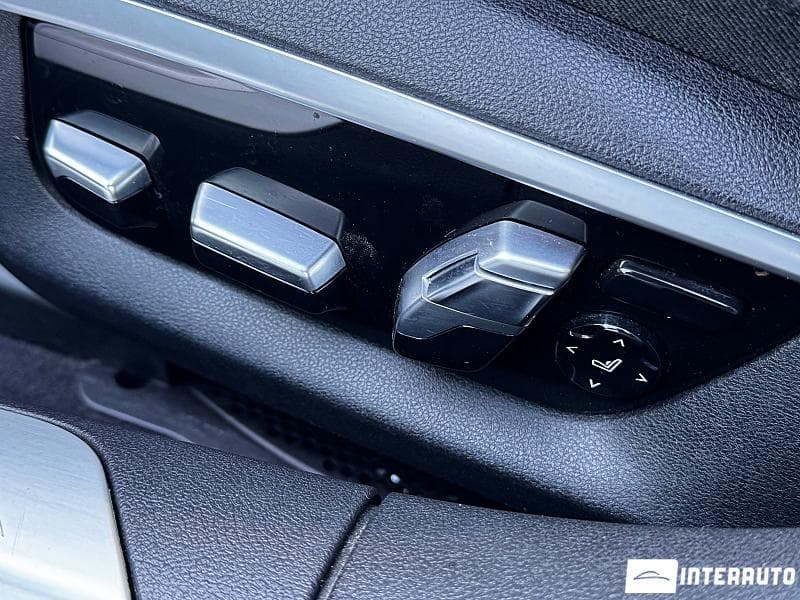 2016 BMW 740e — Miniatură 28