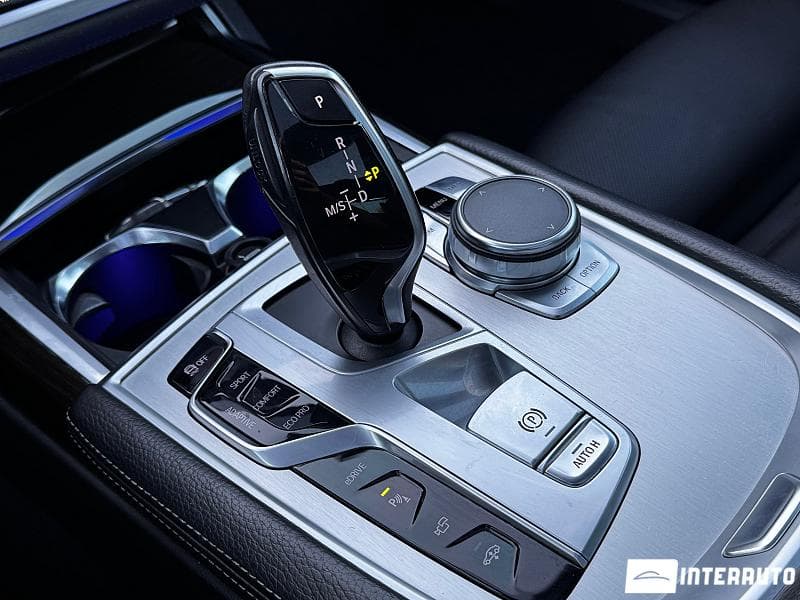 2016 BMW 740e — Miniatură 11
