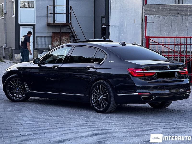 2016 BMW 740e — Miniatură 2