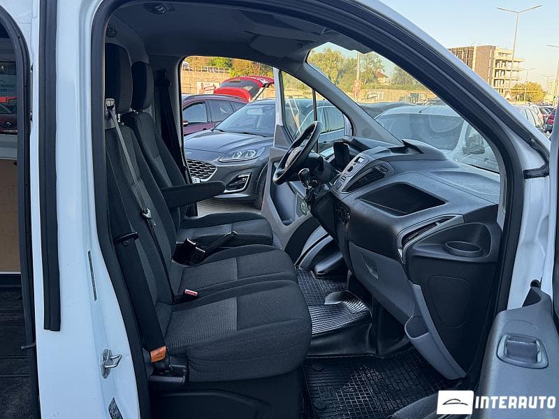 2016 Ford Transit — Miniatură 12
