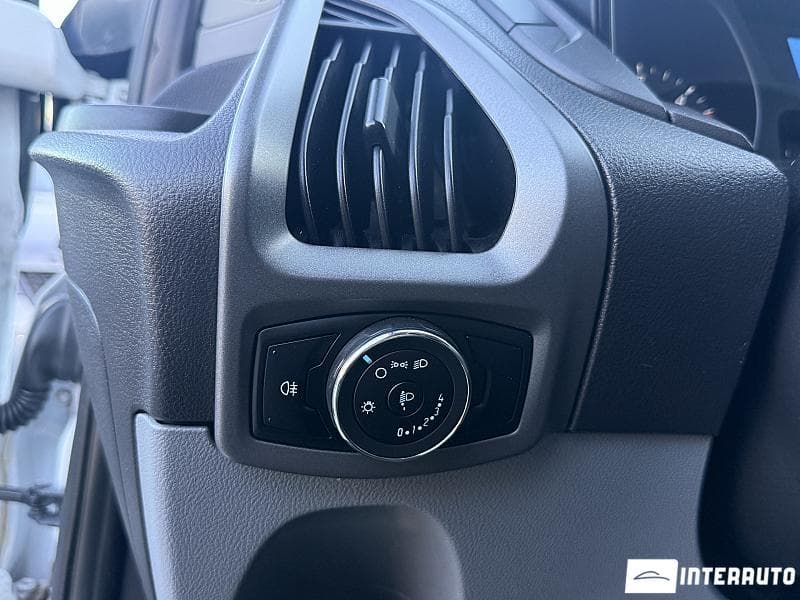 2016 Ford Transit — Miniatură 11