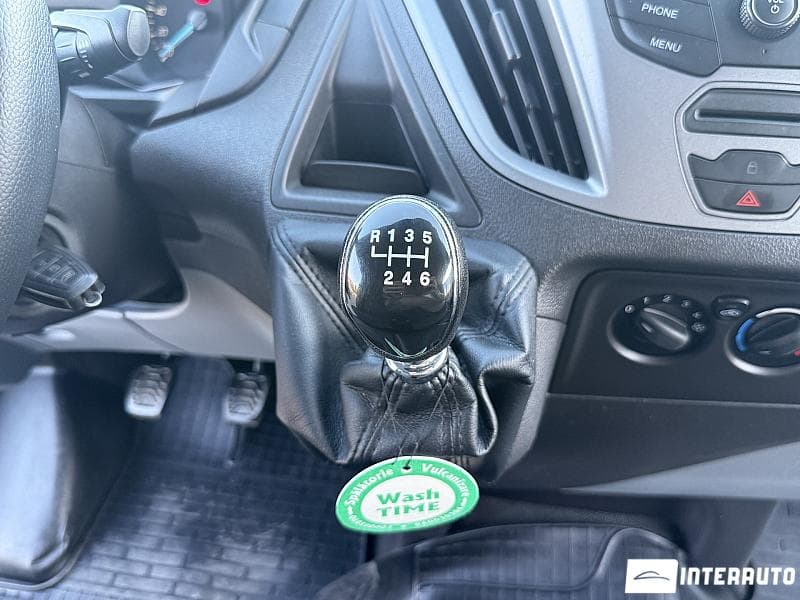 2016 Ford Transit — Miniatură 10